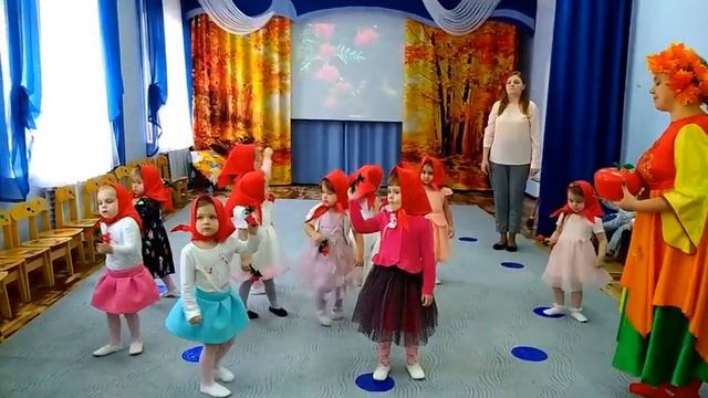 "Ягодки- рябинки" Евтодьевой Аллы / малыши/ смотреть онлайн