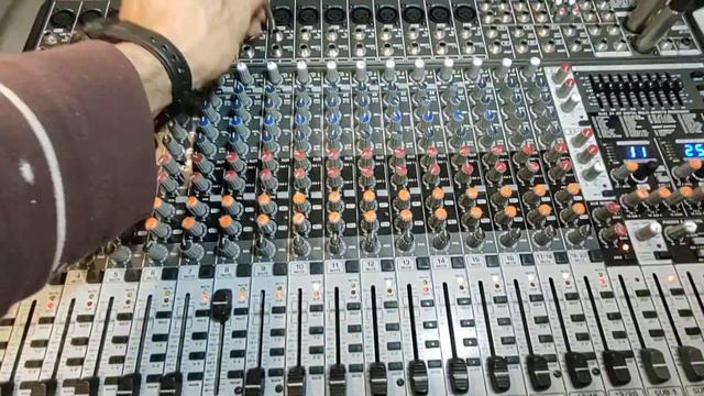 Mix Behringer SX2442fx. Prueba Para Cliente.