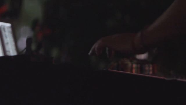 Ryuichi Sakamoto + Alva Noto — The Glass House смотреть онлайн