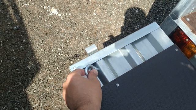 ДОРАБОТКА ПРИЦЕПА МЗСА 817705. УСТАНОВКА КРЕПЕЖА ДЛЯ ЗАДНЕГО БОРТА ЛЕГКОВОГО ПРИЦЕПА СВОИМИ РУКАМИ