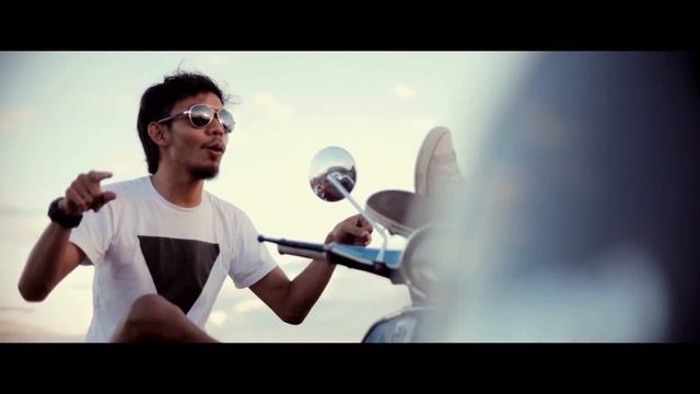 jamphe johnson - besi tua (scooter holiday) смотреть онлайн