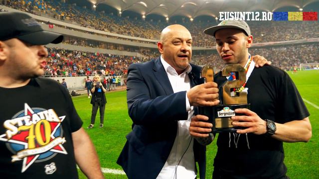 Gabi Balint a oferit trofeul pentru "Cea mai frumoasa galerie in 2017" смотреть онлайн