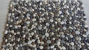 Коврик из камней своими руками. Легко, красиво и быстро!