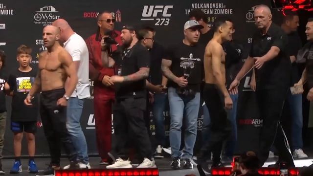 ПРЯМАЯ ТРАНСЛЯЦИЯ ТУРНИРА UFC 273 / Где и когда смотреть бои Ян - Стерлинг, Чимаев - Бернс смотреть онлайн