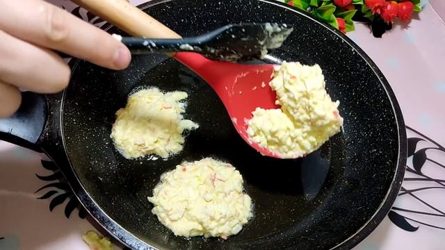 БЕРУ КРАБОВЫЕ ПАЛОЧКИ И БАНКУ СМЕТАНЫ ! Рецепт который не оставить вас равнодушным смотреть онлайн