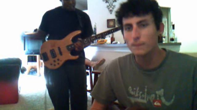 Paper Planes Ukulele Cover with Bass Alternate Ending смотреть онлайн