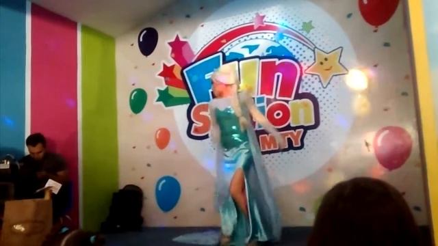Elsa kingory show смотреть онлайн