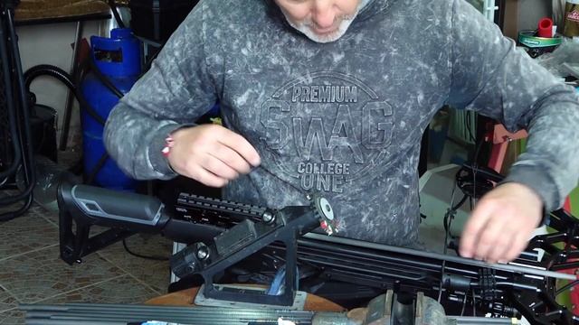 Сборка арбалетной стрелы .Assembling A Crossbow Arrow .