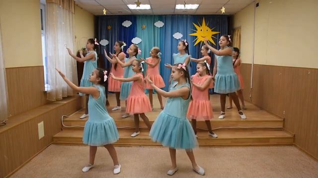 Вокальный ансамбль "Гамма" "Россиянка я" смотреть онлайн