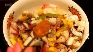 Картофель по-деревенски с курицей и грибами