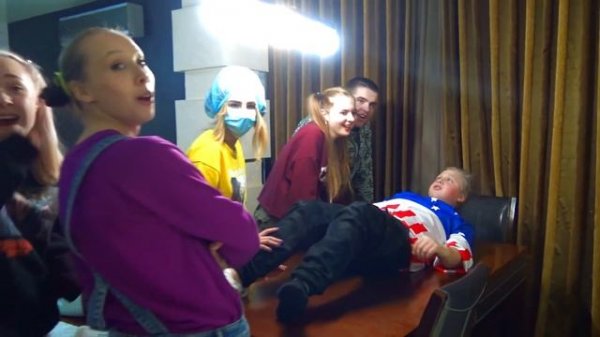 ИСПУГАННАЯ МАЛЯВКА - БОИТЬСЯ ВРАЧА!