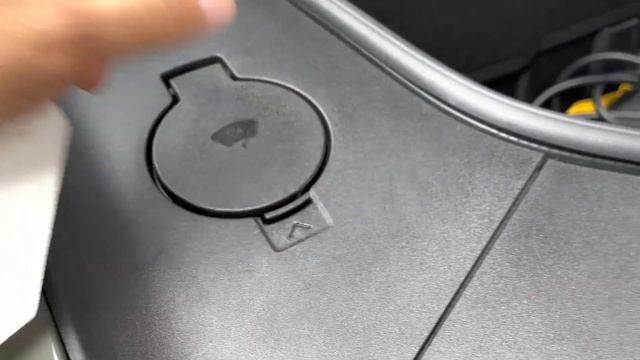 R1S Rivian FIRST SUV EV | Best EV SUV? #venice смотреть онлайн