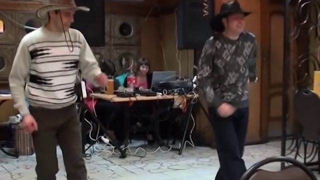 Майкл Джексон отдыхает. Улетный танец на свадьбе. смотреть онлайн