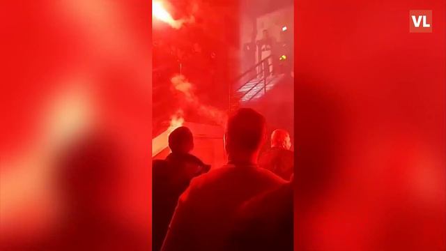 Pogledajte bakljadu kojom su sinoć Osječani dočekali Kristijana Lovrića! смотреть онлайн