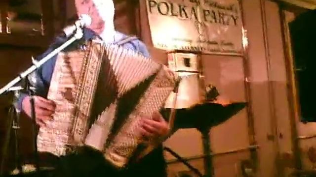 Don Wojtila Band - Eggroll Song смотреть онлайн