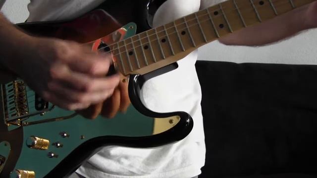 Strat Sunburst micros Schecter F500T en son clean - "Wicked Games" смотреть онлайн