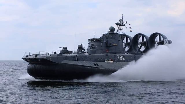 Десантный корабль "ЗУБР" Балтийск смотреть онлайн