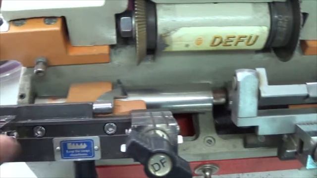 ОБЗОР И ЧЕСТНЫЙ ОТЗЫВ СТАНКА ДЛЯ ИЗГОТОВЛЕНИЯ КЛЮЧЕЙ DEFU 100E1 смотреть онлайн