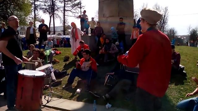Музыка на улицах Костромы смотреть онлайн