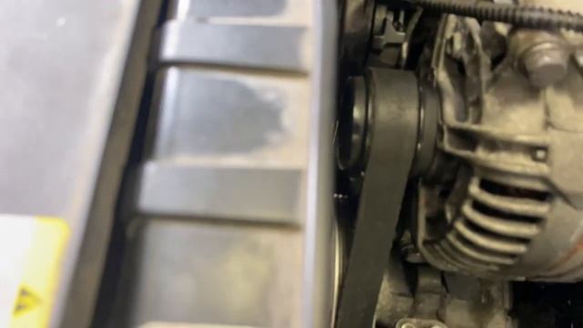 2.0t a4 a5 q5 serpentine belt installing replacement Audi VW accessory drive belt tensioner how to смотреть онлайн