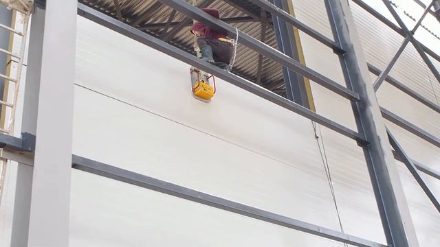 Компактный вакуумный захват для сэндвич панелей VakuumKraft SP 250 смотреть онлайн