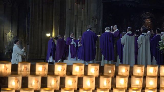 Ouverture du Jubilé de la Miséricorde à Notre Dame de Paris - 2ème partie смотреть онлайн
