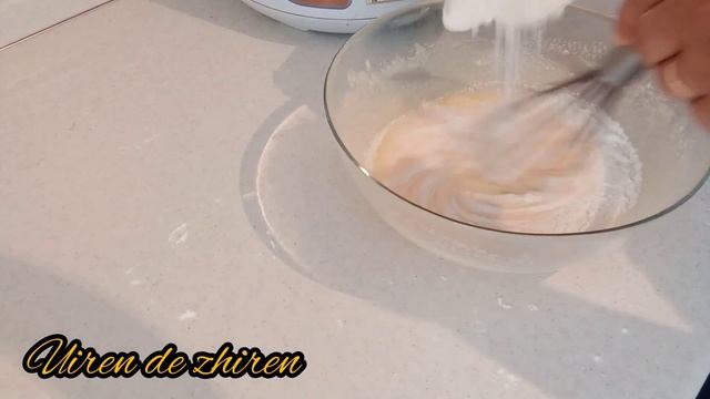 Мультиваркада ШАРЛОТКА/Алмадан бәліш??????ШАРЛОТКА В МУЛЬТИВАРКЕ. Быстрый пирог смотреть онлайн