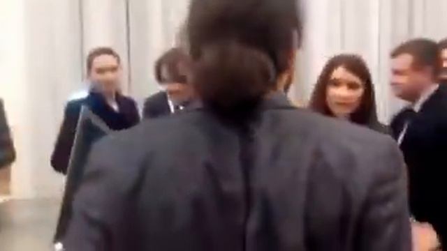 Срочно!Минск!Переговоры.Сотрудник LifeNews гавкает. смотреть онлайн