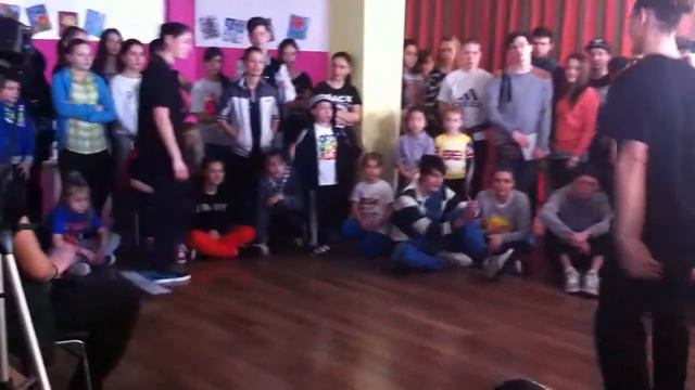 Milana vs Rosman "Круговое движение" смотреть онлайн