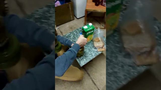 Алкаши вскрыли гараж, чтобы найти огурцов, ШОК КОНТЕНТ смотреть онлайн