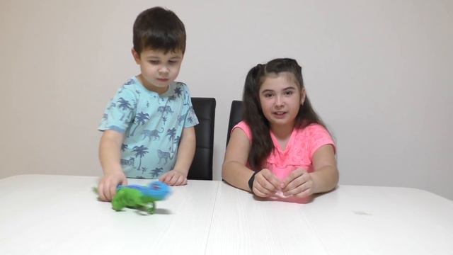 Сказочная ящерица. Игрушка для детей. Lizard Zuru Robo Alive смотреть онлайн