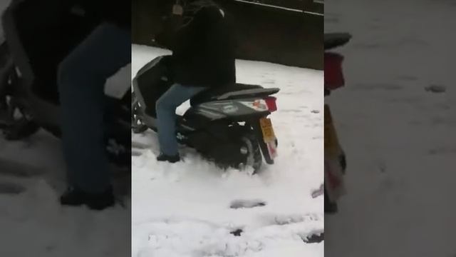 Scooter Snow Fun Part9.MOV