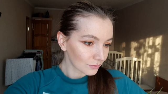 замороженные ресницы. металлическая улыбка