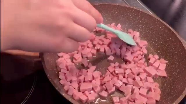 Приготовление самого вкусного "омлета"! Очень вкусно, быстро и главное простой рецепт смотреть онлайн