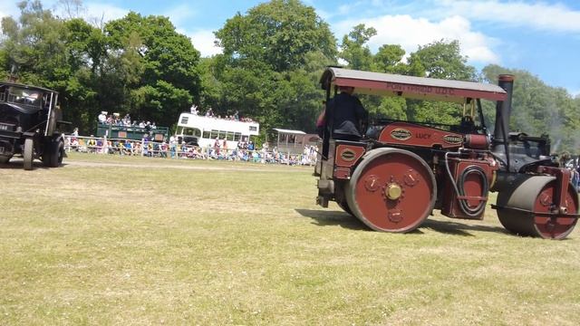 Steam Engines at Tinkers Park 57th steam rally. смотреть онлайн