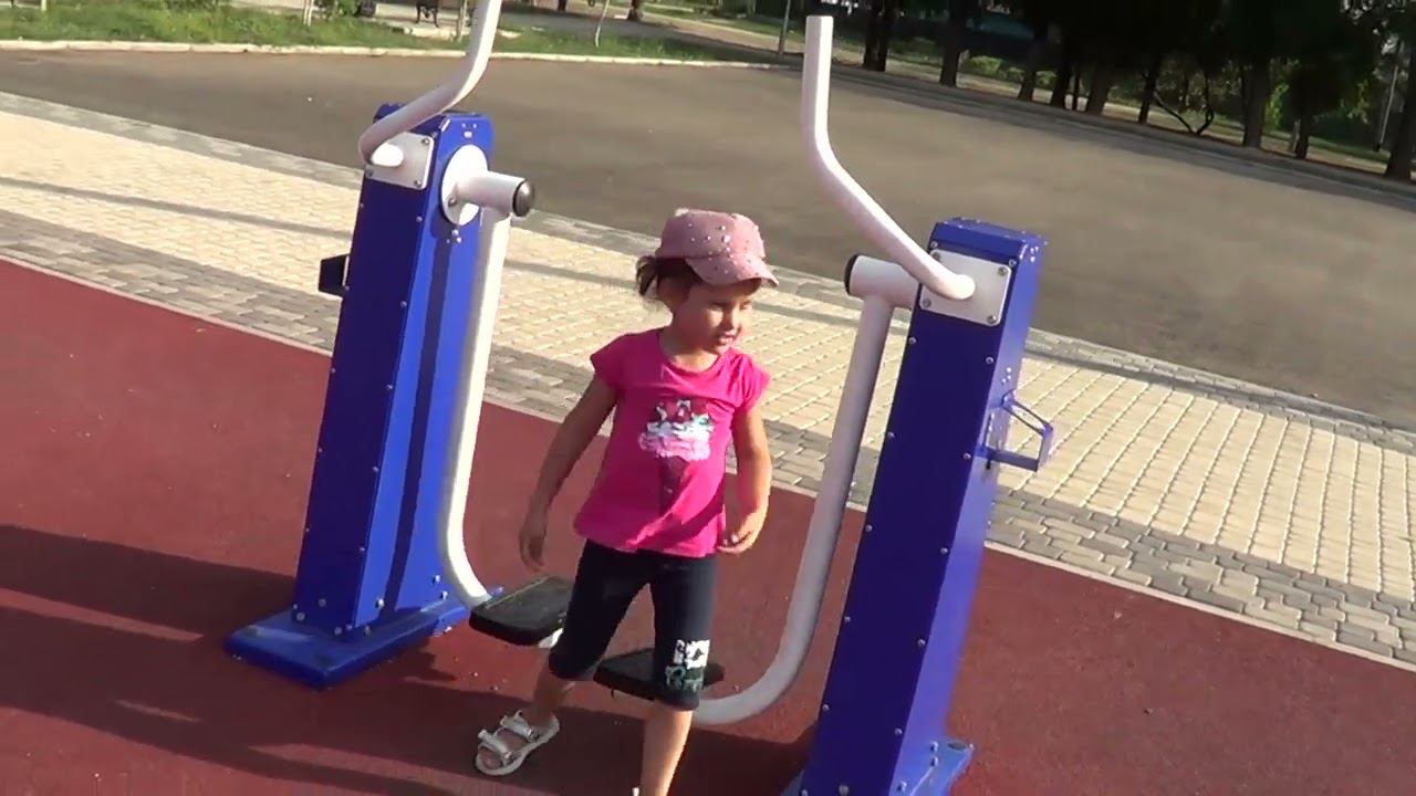 У НИХ ТАК КАЖДОЕ ВОСКРЕСЕНЬЕ!!! / ОТДОХНУЛИ В КАНЕВСКОЙ / ПАРК ПОСЛЕ РЕМОНТА / ПОПАЛИ НА КОНЦЕРТ смотреть онлайн