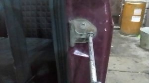 Замена болта замка левой двери ВАЗ-21083.