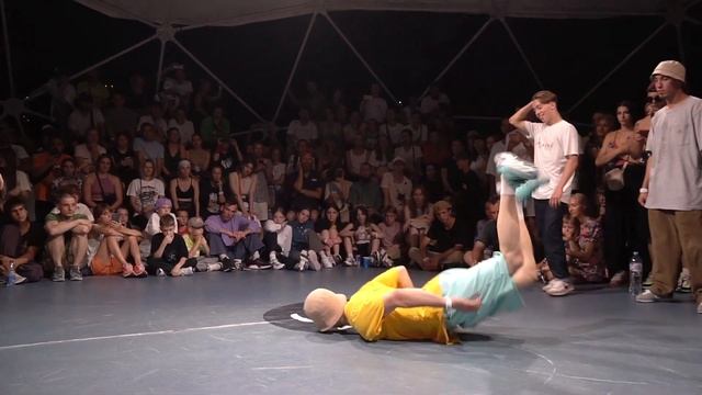 BEETLE, OSTA, VORON VS RUSLAN FOOTROCKETS, GROM, GLEB | BREAKING SOLO BATTLE | FINAL смотреть онлайн