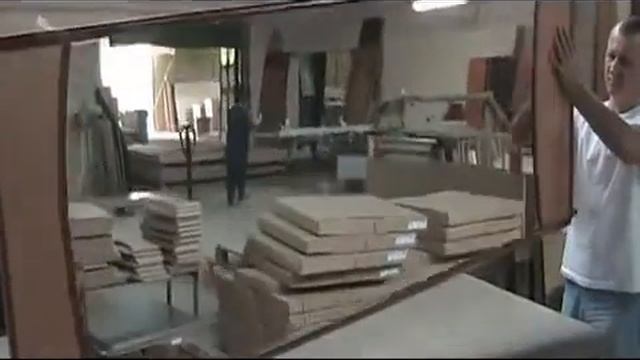 Испытание зеркальной двери для шкафа-купе смотреть онлайн