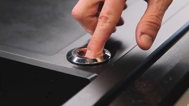 Кухня с техникой, мойкой, смесителем, измельчителем от Мебелекс смотреть онлайн