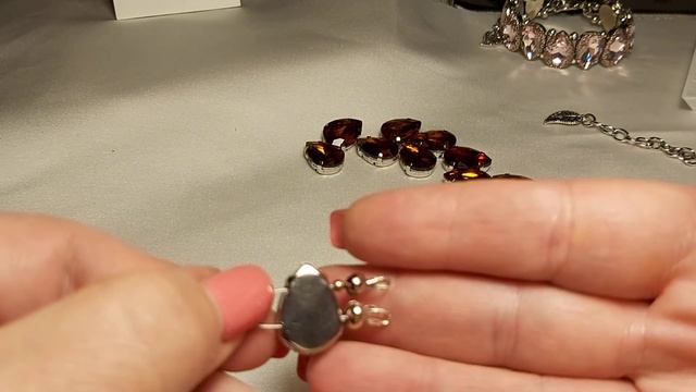 Браслет из кристаллов в цапах. Браслет своими руками.Handmade Bracelet.Master class for beginners. смотреть онлайн