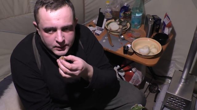 ПОЕХАЛИ НА РЫБАЛКУ С НОЧЕВКОЙ И КОМФОРТОМ В ГЛУХОЗИМЬЕ ТОЖЕ КЛЮЕТ. Кладоискатель Руся. смотреть онлайн