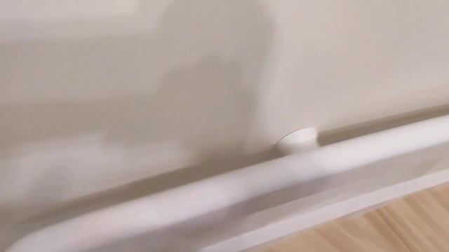 Деревянная самонесущая лестница с элементами ограждения из закалённого стекла. смотреть онлайн