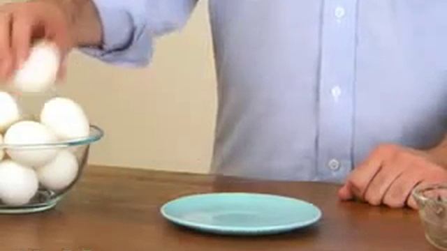 как почистить яйцо за 10 секунд смотреть онлайн