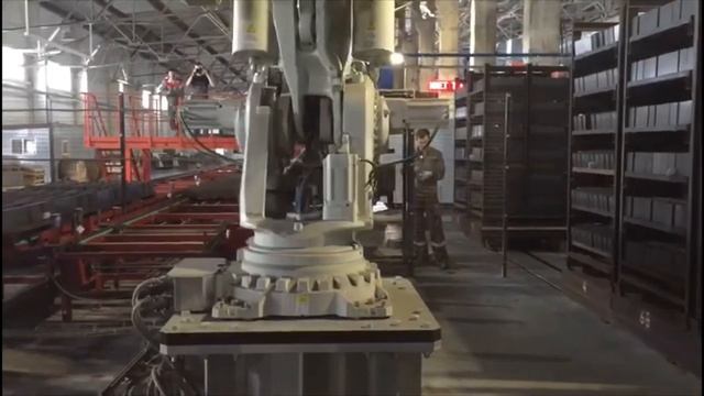 Роботизированный комплекс грузоподъемностью 1000 кг, вилочный захват