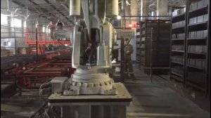 Роботизированный комплекс грузоподъемностью 1000 кг, вилочный захват