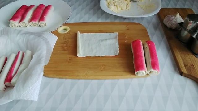 Салат из крабовых палочек "Монастырская изба". Очень вкусно и быстро. смотреть онлайн