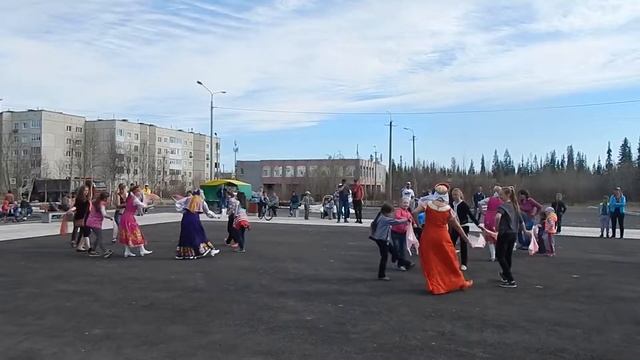 Флешмоб на празднике "Без березы не мыслю Россию" 2017 г. смотреть онлайн