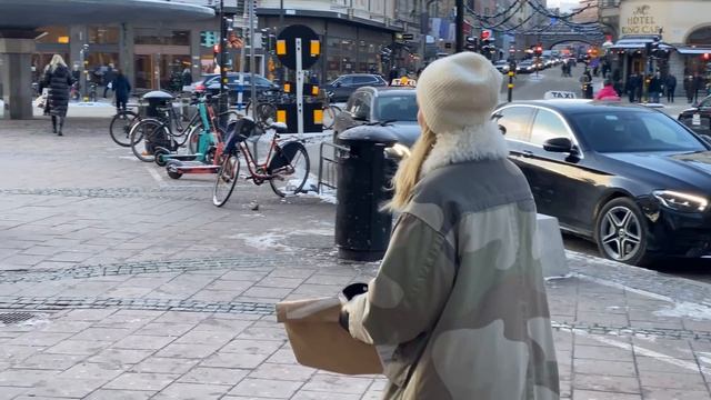 -9°C In Stockholm?/ What Are People Wearing/ Winter Street Style/ Street Fashion In Stockholm