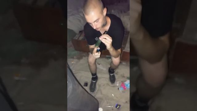 БУДНИ ТОРЧА!!!С ПЕТЕЙ НА ПРИТОНЕ смотреть онлайн